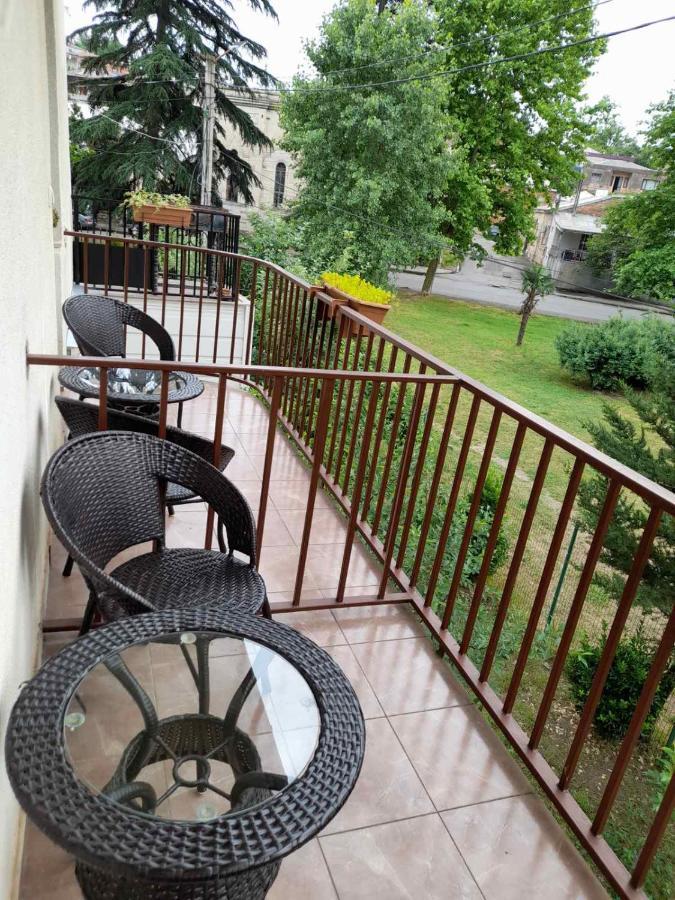 Anseza Hotell Kutaisi Exteriör bild