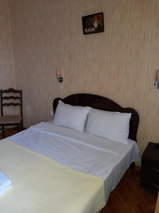 Anseza Hotell Kutaisi Exteriör bild