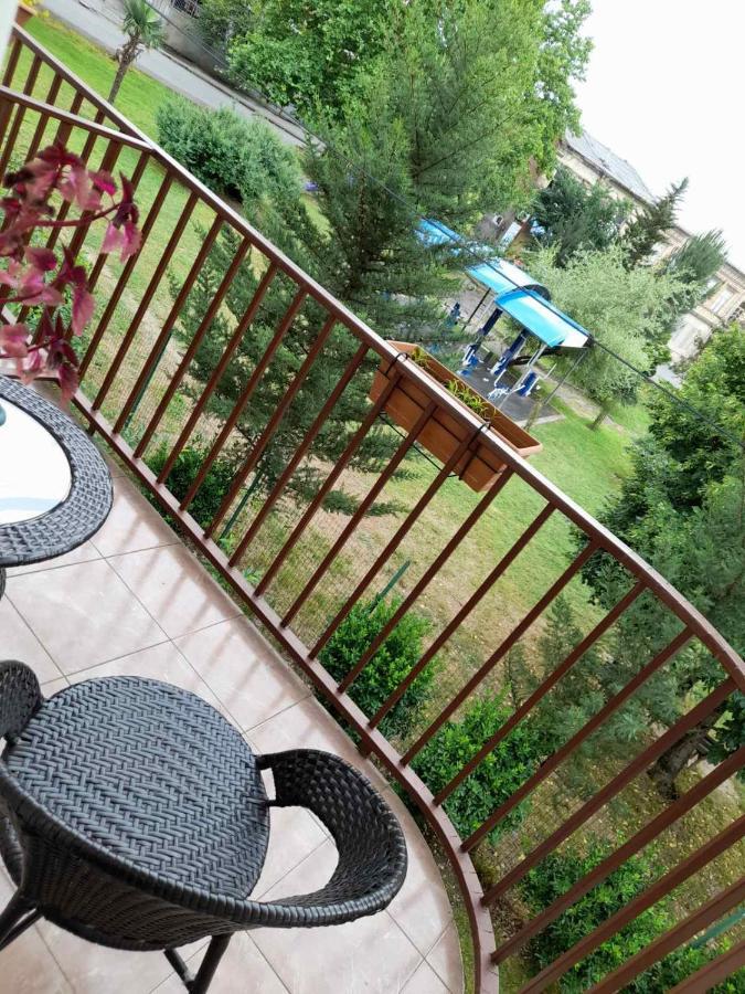Anseza Hotell Kutaisi Exteriör bild