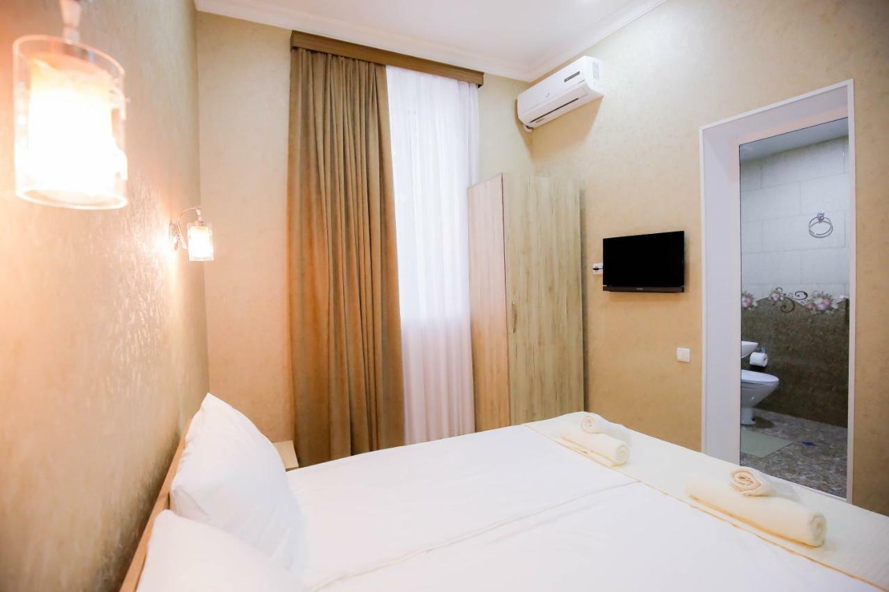 Anseza Hotell Kutaisi Exteriör bild