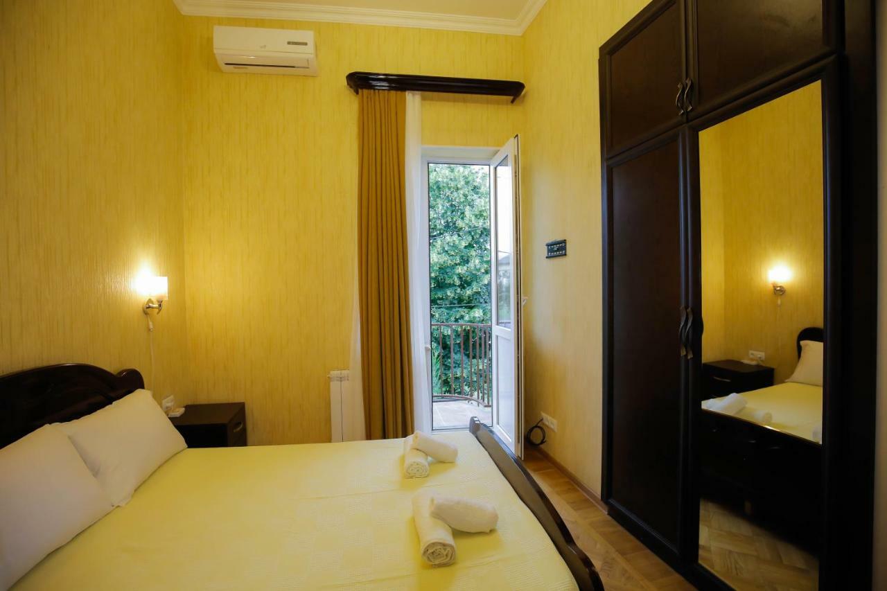 Anseza Hotell Kutaisi Exteriör bild