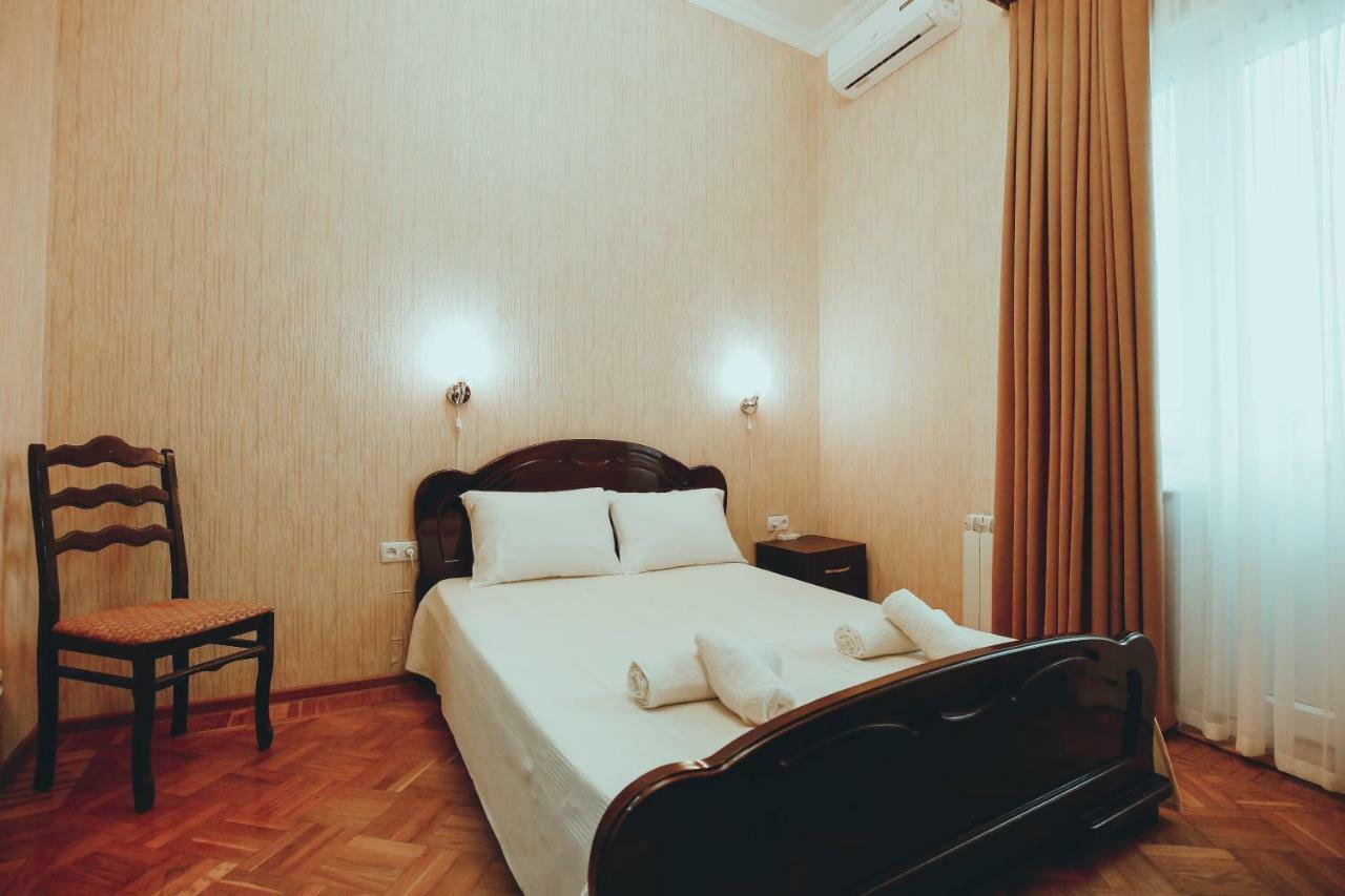 Anseza Hotell Kutaisi Exteriör bild