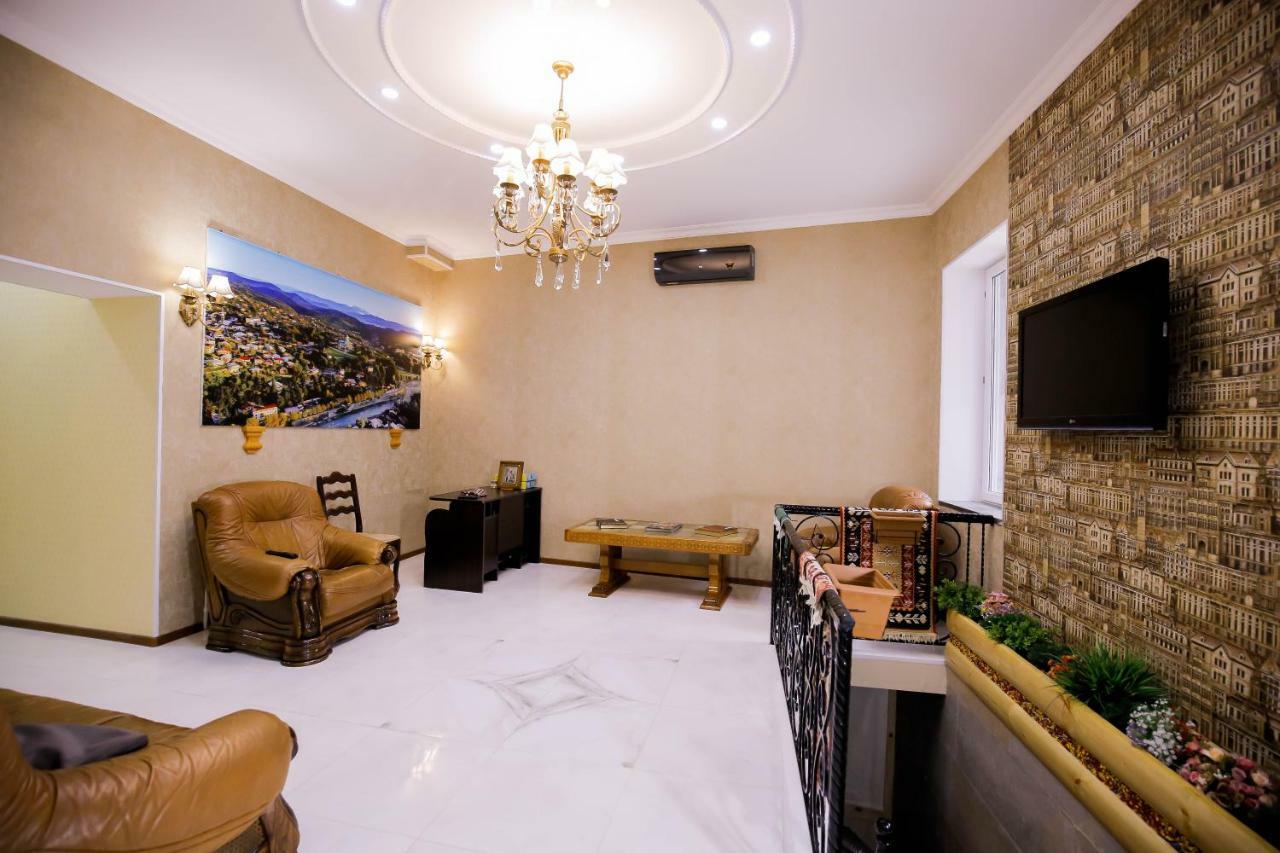 Anseza Hotell Kutaisi Exteriör bild
